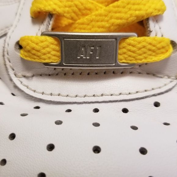 Nike AF1 Air Force One 8.5 - Picture 4 of 11